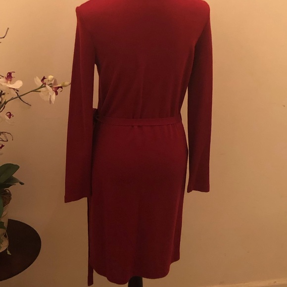 Burgundy wrap dress, size M, fits beautifully - Picture 3 of 5